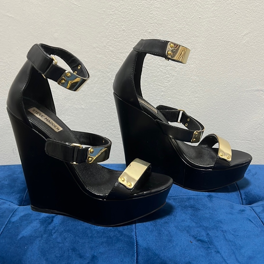 Beautiful Steve Madden shoes, barely worn